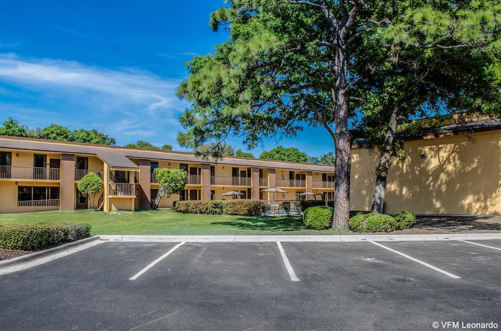 Days Inn By Wyndham Eglin Afb Niceville Exterior photo