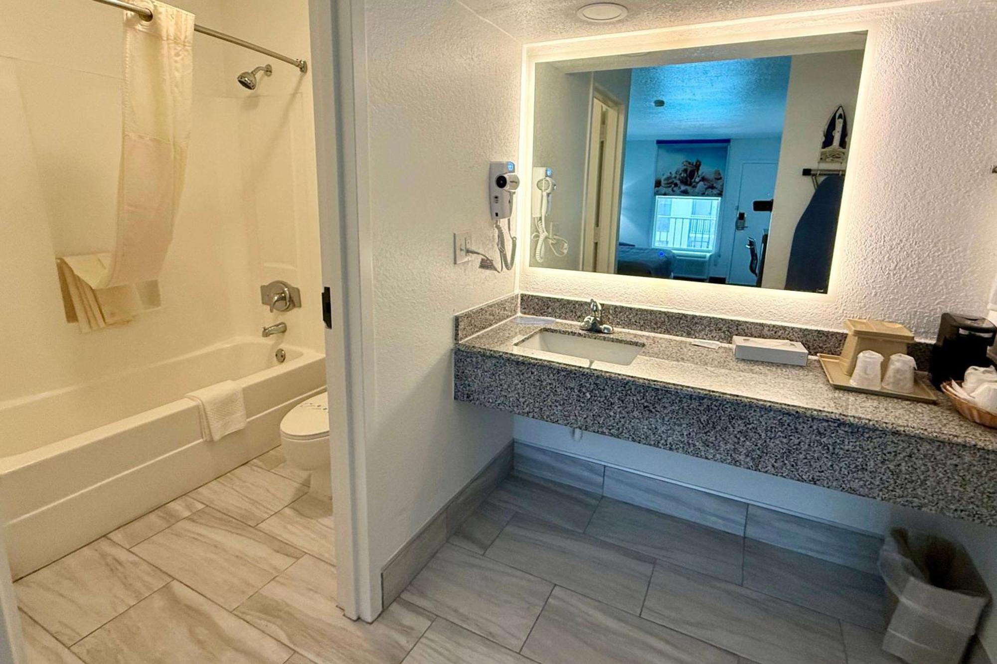 Days Inn By Wyndham Eglin Afb Niceville Exterior photo